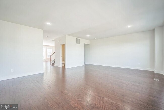 Building Photo - 25443 Hartland Orch Ter