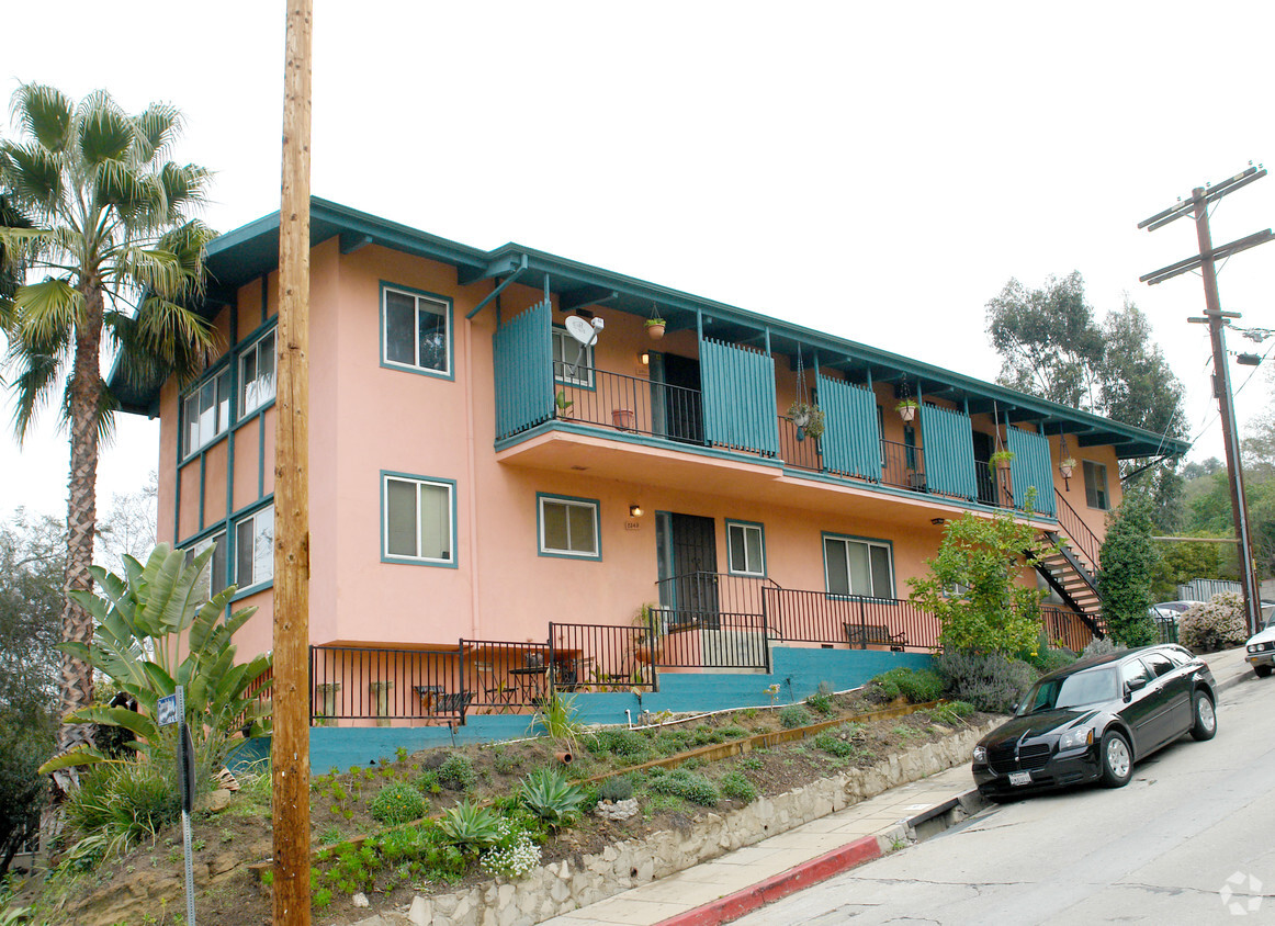 Primary Photo - 2345-2351 Bancroft St