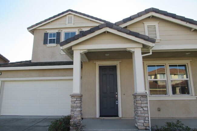 Foto del edificio - Gorgeous 4 Bed/2.5 Bath in Perfect Pittsburg Location