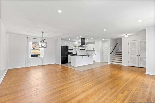 Foto del edificio - 2710 Fordham Dr