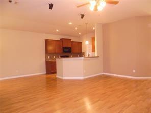 Foto del edificio - 21139 Kirkland Woods Dr