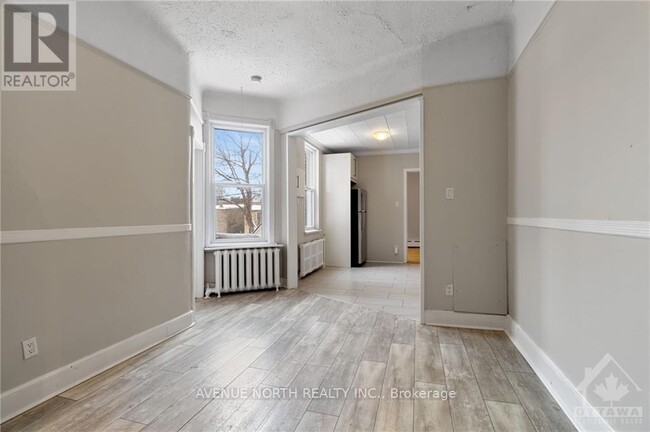 Building Photo - 2 - 217 BRUYERE STREET