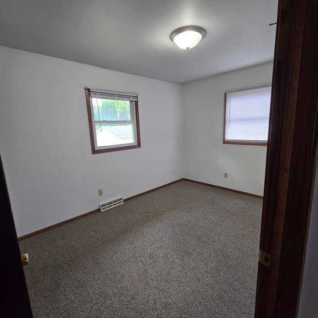 Building Photo - 1062 Perry St