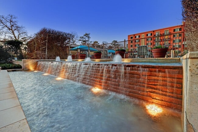 Foto del edificio - 1100 Uptown Park Blvd