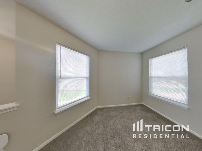 Building Photo - 2605 Redland Ln