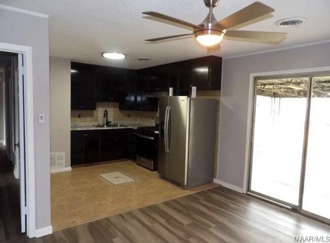 Foto del edificio - 441 Mulligan Dr