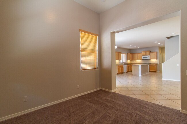 Building Photo - Check Out This Bright & Cheery Home