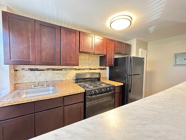 Foto del edificio - 6780 Blakemore St