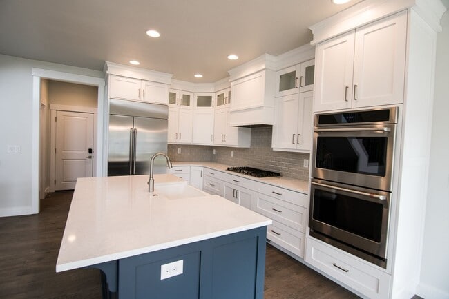 Gorgeous 2-Story Home In a Gated Community! - Gorgeous 2-Story Home In a Gated Community!