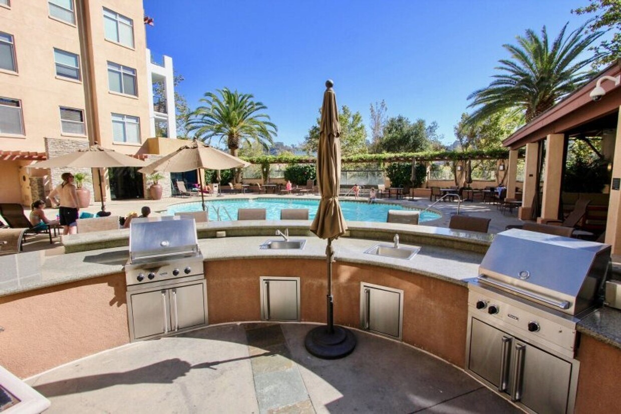 Building Photo - Resort Lifestyle at The Lido in Mission Valley