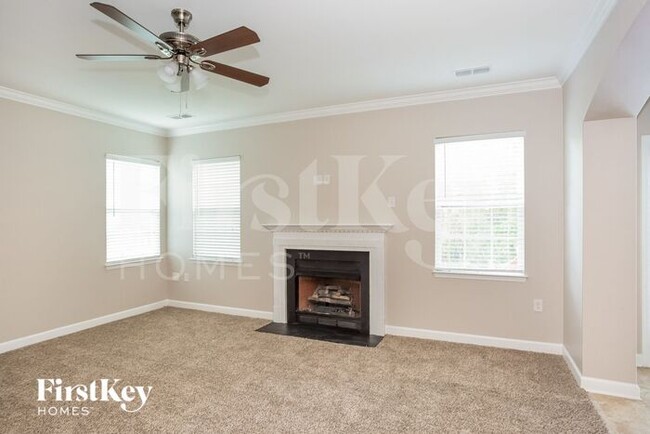 Foto del edificio - 1443 Bottle Brush Ln