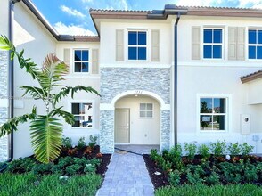 Building Photo - 2751 SE 26th St