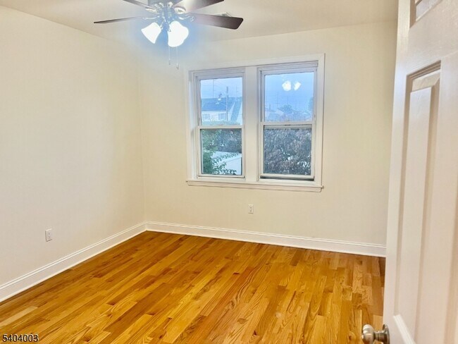 Foto del edificio - 10 Morton Pl