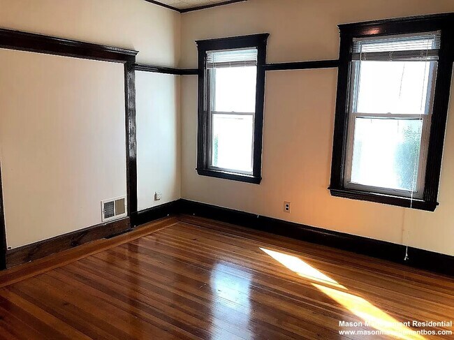 Foto del edificio - 28 Litchfield St
