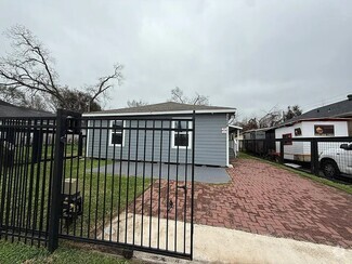 Building Photo - 3208 Holman St