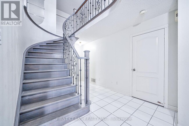 Building Photo - 3309 Loyalist Dr
