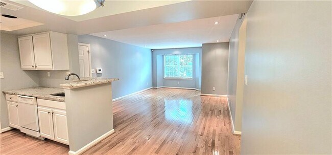 Foto del edificio - 2060 Chastain Park Ct NE