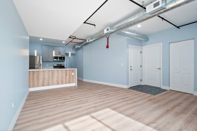 Building Photo - 9909 W Roosevelt Rd