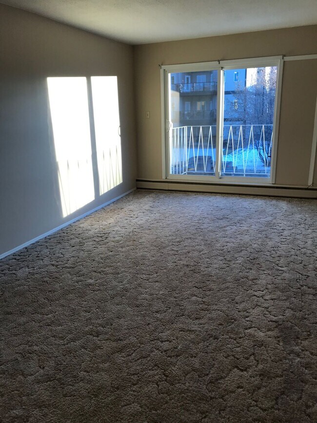 Photo du bâtiment - 1 Bed 1 Bath Unit in Red Deer, AB