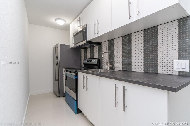 Building Photo - 1201 NW 67th St