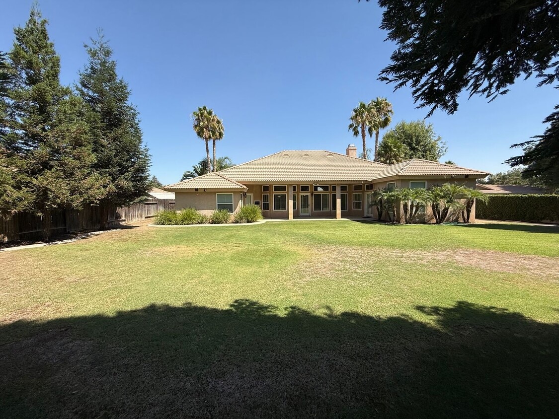 Building Photo - Stunning home in NW Bakersfield!