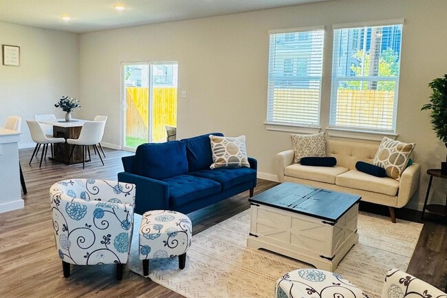 Building Photo - 5935 W Hausman Rd