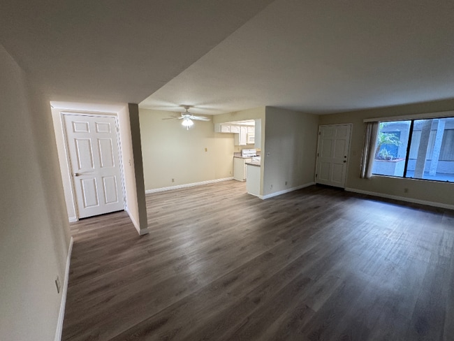 Foto del edificio - 515 E Elmwood Ave