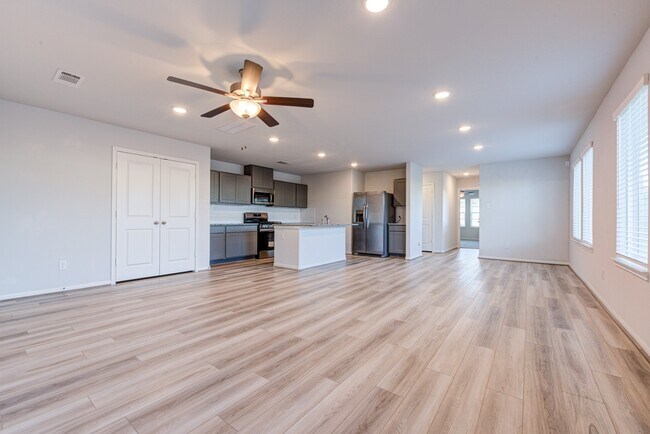 Building Photo - 18831 Glenwood Chase Ct