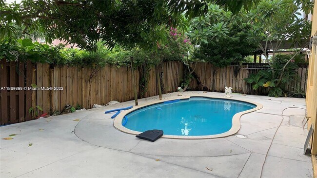 Building Photo - 15809 SW 60th Ter