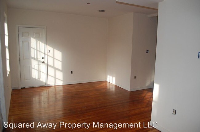 Building Photo - 8 S Meadow St