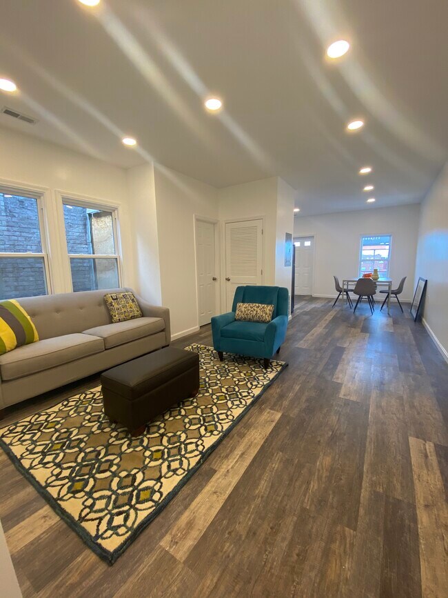 Living room - 11634 Madison Ave