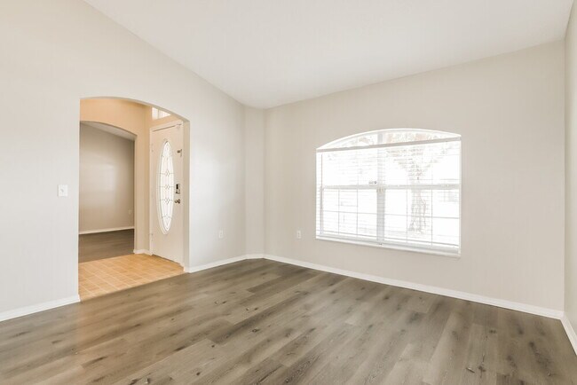 Foto del edificio - 3460 Stoneway Dr