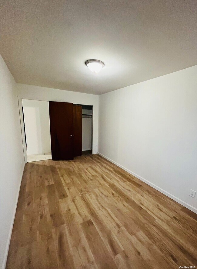 Foto del edificio - 66-11 52nd Ave