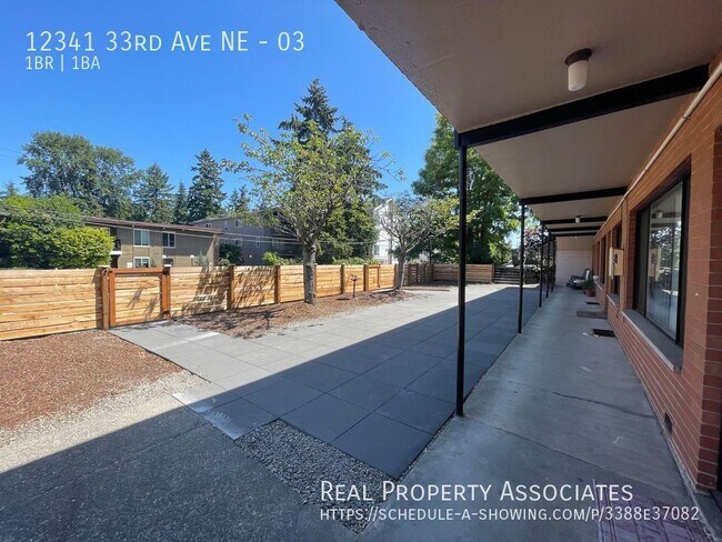 Foto del edificio - Pet friendly Lakecity 1 bed unit close to ...