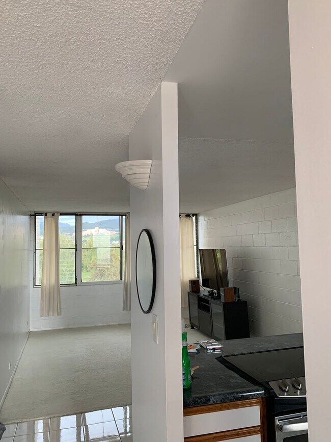 Foto del edificio - Convenient One Bedroom in Salt Lake, Secti...