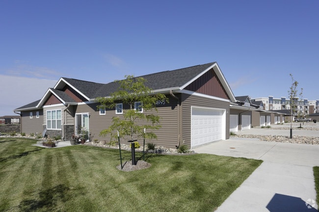 The Retreat at Urban Plains Townhomes - The Retreat at Urban Plains