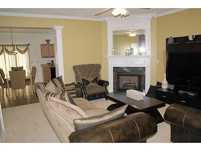 Building Photo - 3880 Grovemont Pl