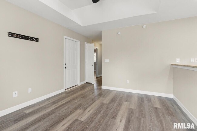 Foto del edificio - 3005 N Molleck Dr