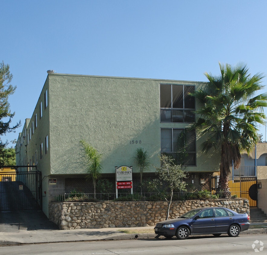 Building Photo - 1590 N Fair Oaks Ave