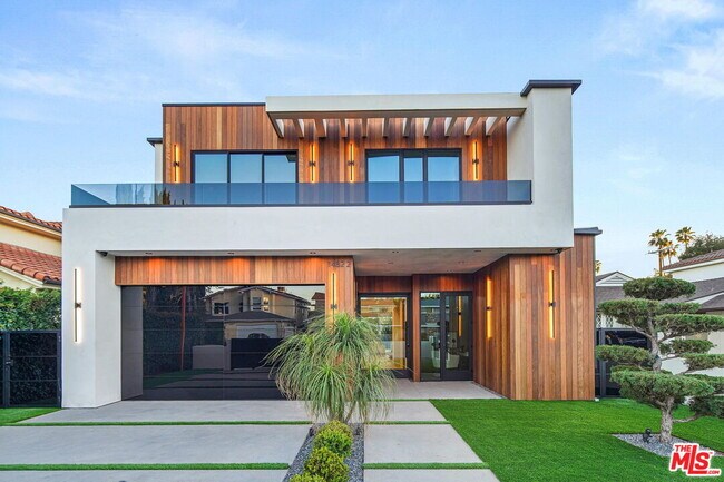 Foto del edificio - 14822 Hesby St