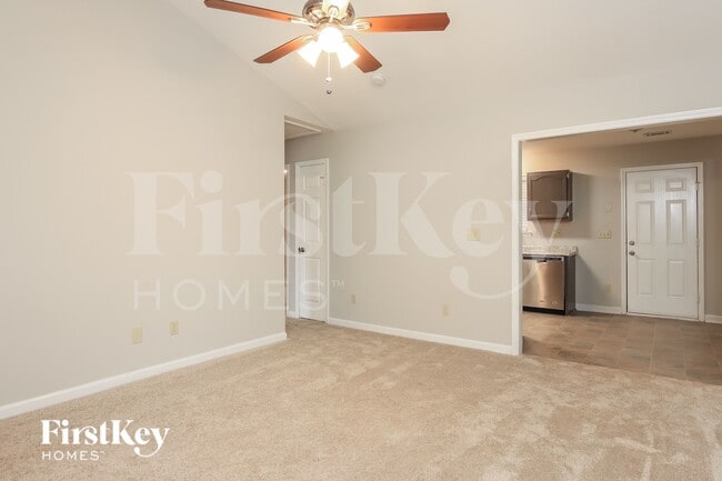 Building Photo - 4 Franklinwood Dr