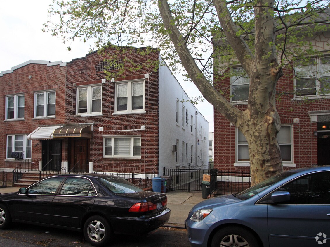 Building Photo - 1748 71st St