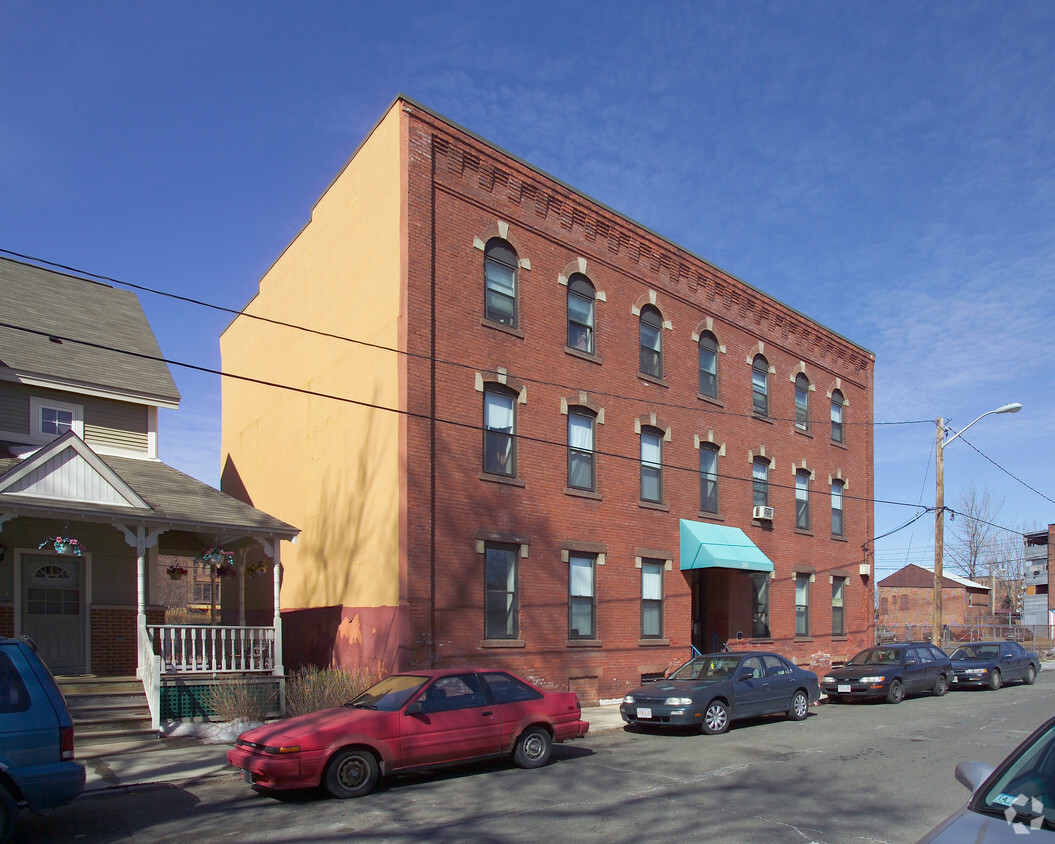 Building Photo - 181 Clemente St