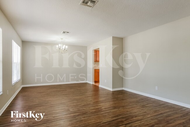 Building Photo - 642 Skyridge Rd