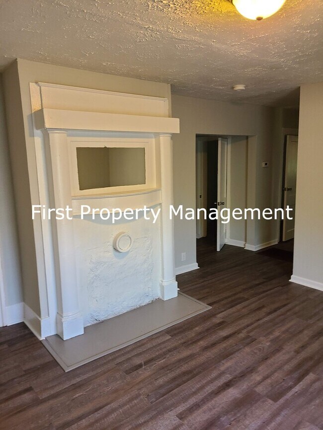 Large Home 4 beds Section 8 Voucher Accepted House Rental in