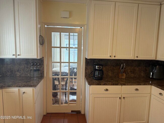 Foto del edificio - 6946 Oakwood St