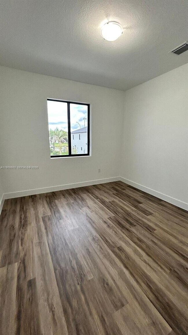 Foto del edificio - 13644 SW 157th Ct