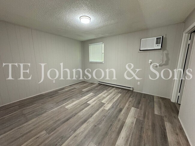 Foto del edificio - Cozy 1 Bedroom Unit with Water Included on Green Oaks Ct