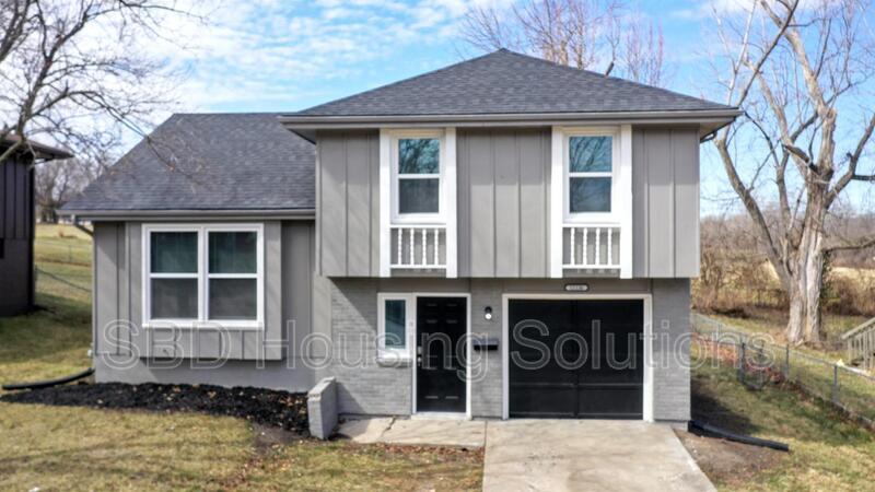 Primary Photo - 11136 Spring Valley Rd