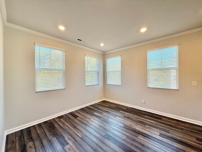 Building Photo - Stunning 3BD, 2.5BA Raleigh Townhome with ...